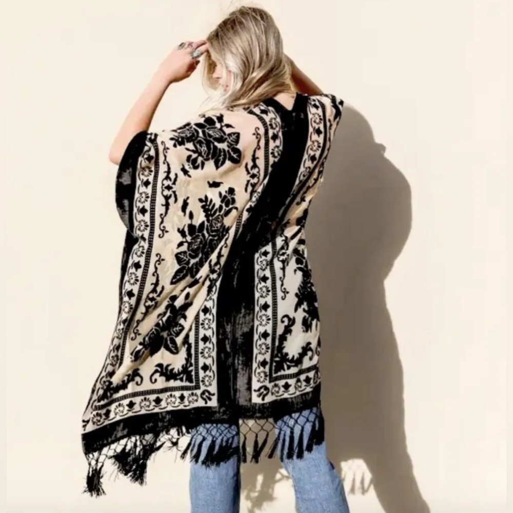 Free People Black and Beige Velvet Burnout Kimono - Picture 3 of 9